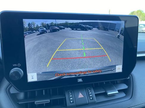 Used 2023 Toyota RAV4 XLE Premium image 17