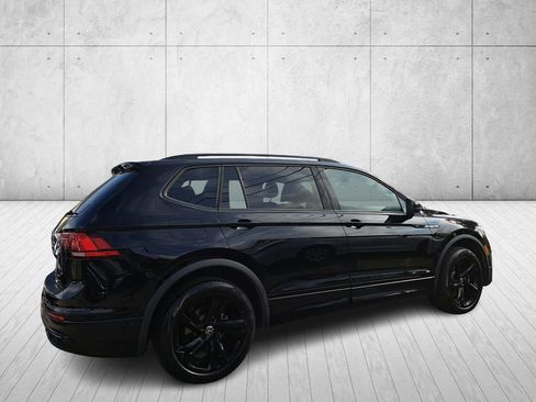 Used 2023 Volkswagen Tiguan SE R-Line image 5