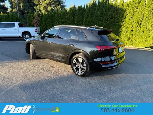 Used 2021 Audi e-tron Premium w/ Convenience Plus Package image 5