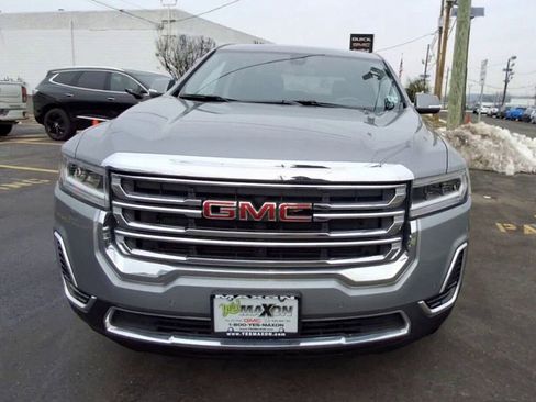 Used 2023 GMC Acadia SLE image 7