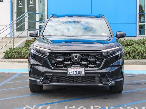 Used 2025 Honda CR-V Sport image 2