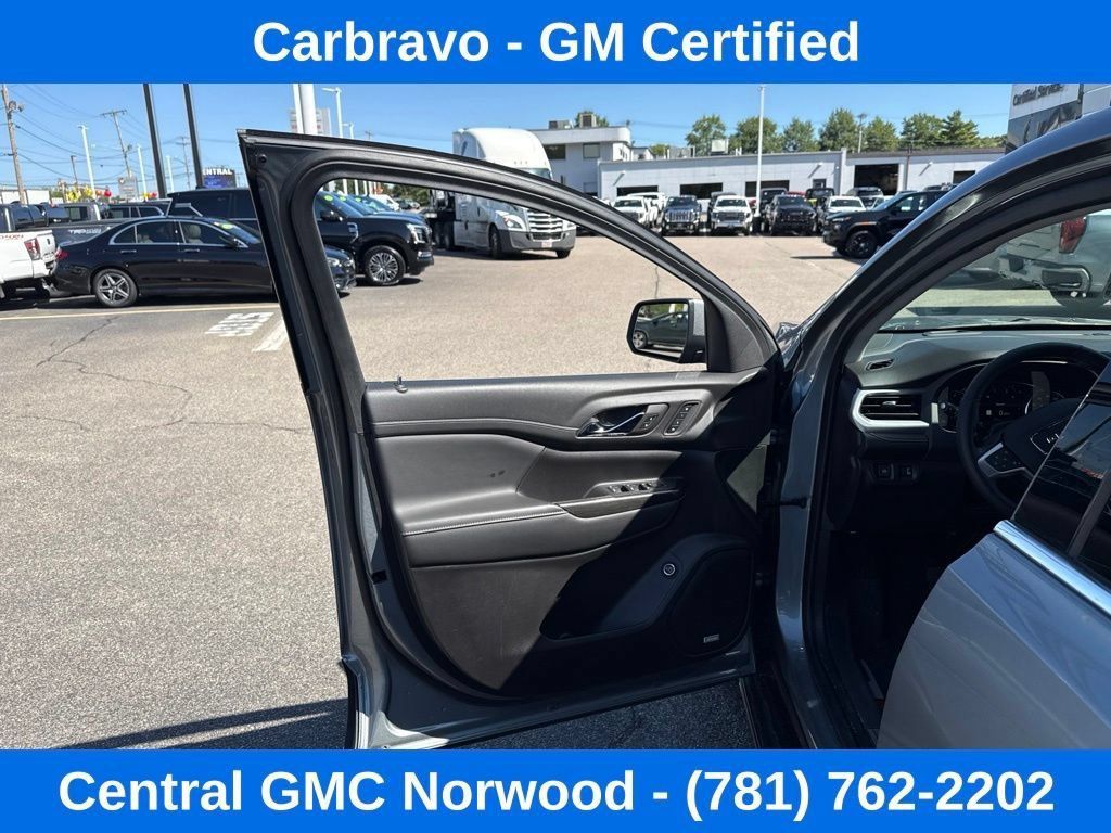 Used 2023 GMC Acadia SLT w/ Preferred Package AWD/4WD image 12