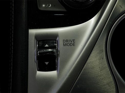 Used 2019 INFINITI Q60 3.0t Luxe w/ Essential Package image 40