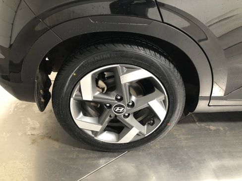 Used 2023 Hyundai Venue SEL image 9