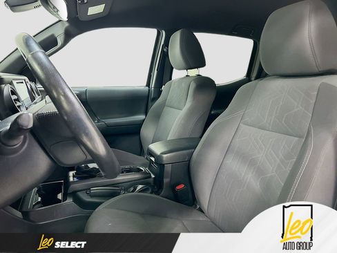 Used 2018 Toyota Tacoma TRD Off-Road image 21