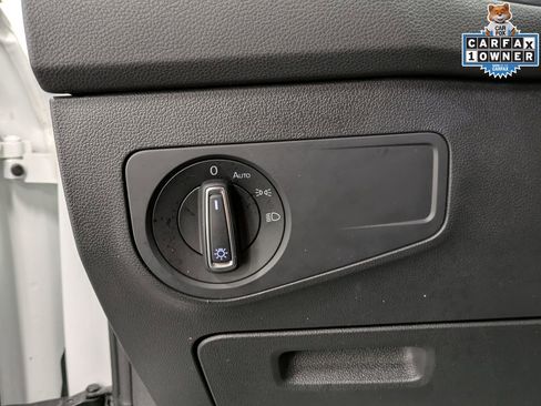 Used 2022 Volkswagen Tiguan SE w/ Panoramic Sunroof Package image 21