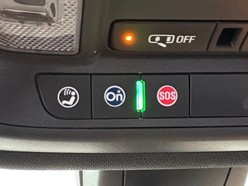 Used 2022 Chevrolet Traverse LS image 31