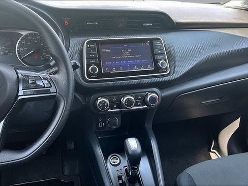 Used 2025 Nissan Kicks Play S FWD image 9