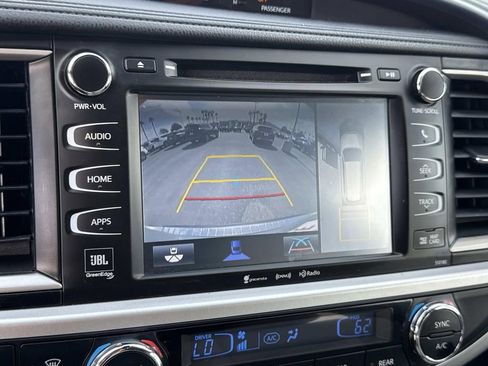 Used 2018 Toyota Highlander Limited Platinum w/ Carpet Mat Package (TMS) image 16