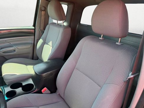 Used 2015 Toyota Tacoma 2WD Access Cab image 16
