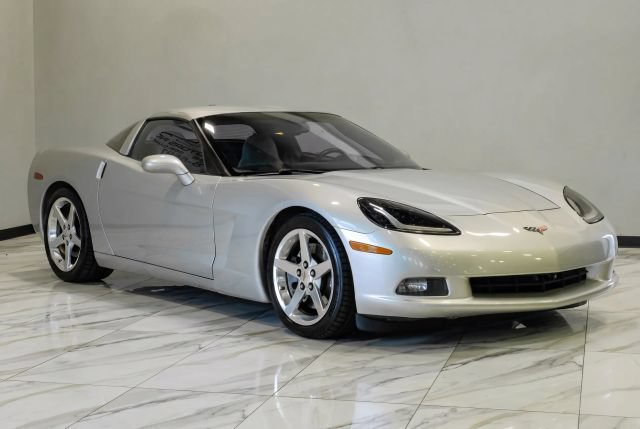 Used 2005 Chevrolet Corvette Coupe w/ Preferred Equipment Group RWD image 9