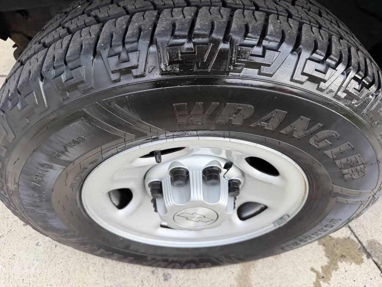 Used 2015 Chevrolet Express 2500 w/ Cold Climate Package RWD image 47