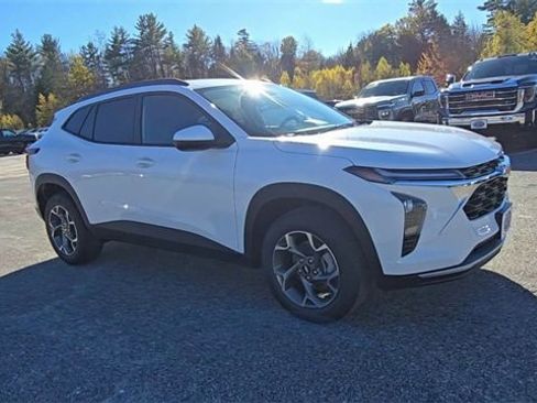 New 2026 Chevrolet Trax LT image 2