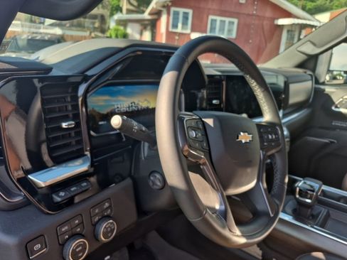 Used 2026 Chevrolet Silverado 1500 High Country w/ Technology Package AWD/4WD image 10