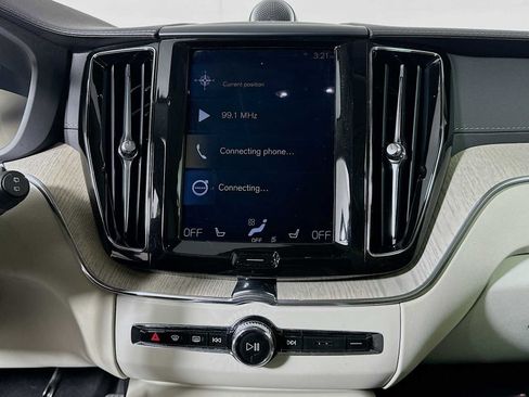 Used 2020 Volvo XC60 T8 Inscription w/ Protection Package Premier image 13