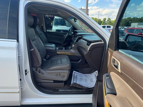 Used 2017 GMC Yukon XL Denali AWD/4WD image 8
