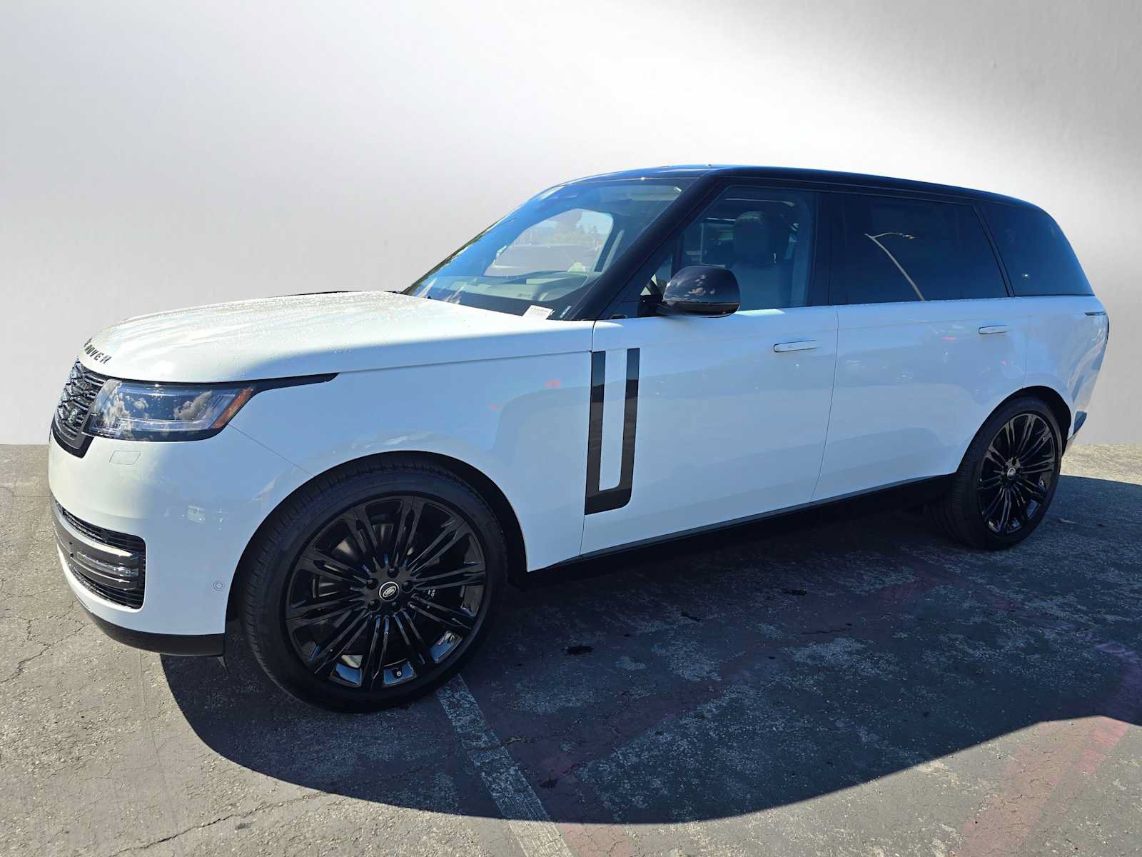 New 2025 Land Rover Range Rover Long Wheelbase SE AWD/4WD image 1