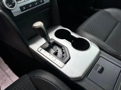 Used 2013 Toyota Camry SE image 11