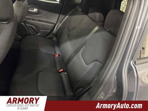 Used 2023 Jeep Renegade Latitude image 26