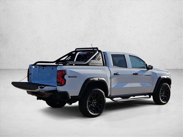 New 2026 Chevrolet Colorado Trail Boss w/ Midnight Edition AWD/4WD image 2