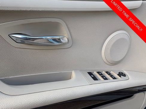 Used 2009 BMW 328i Convertible image 7