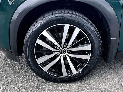 Certified 2024 Nissan Pathfinder Platinum FWD image 32