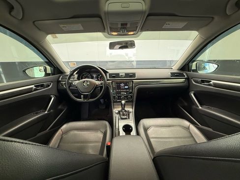 Used 2018 Volkswagen Passat 2.0T SE image 5