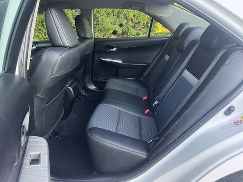 Used 2013 Toyota Camry SE FWD image 11