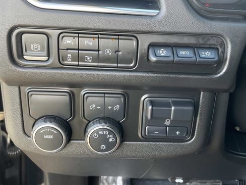 Used 2023 Chevrolet Suburban High Country w/ Premium Package image 19