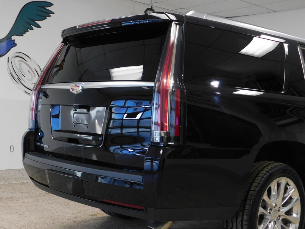 Used 2019 Cadillac Escalade ESV Luxury AWD/4WD image 92