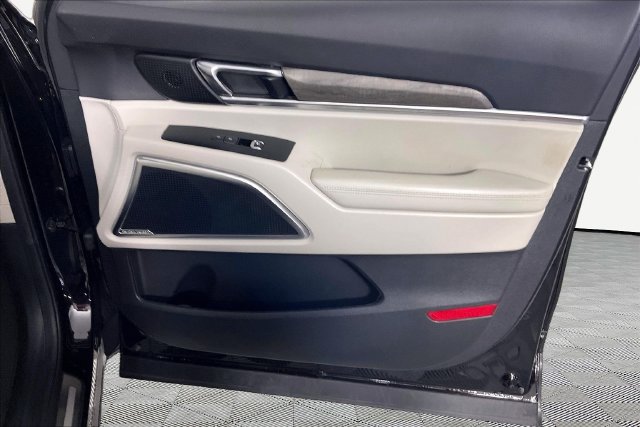 Certified 2022 Kia Telluride SX w/ Nightfall Edition Package AWD/4WD image 26