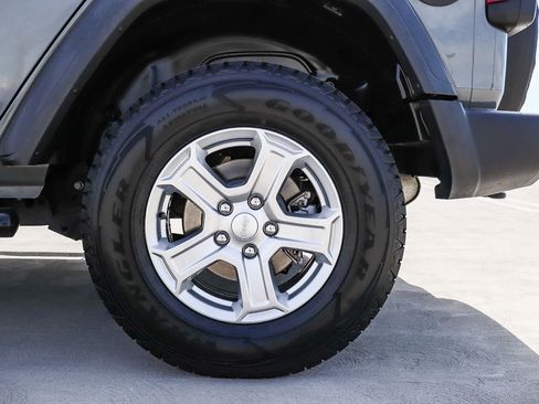 Used 2018 Jeep Wrangler Unlimited Sport S image 10