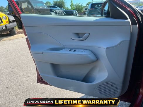 Used 2024 Hyundai Kona SEL FWD image 11
