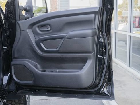 Used 2017 Nissan Titan S RWD image 33
