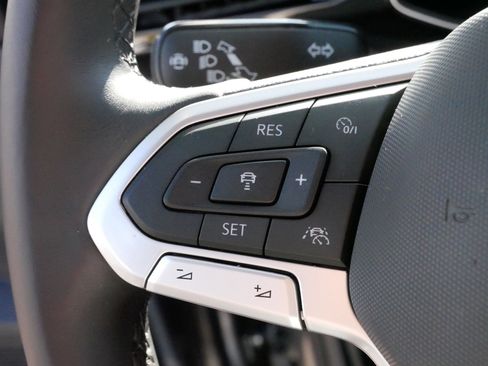 Certified 2025 Volkswagen Jetta S image 25