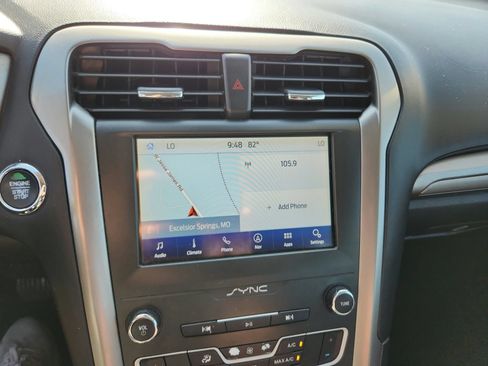 Used 2020 Ford Fusion SE FWD image 17