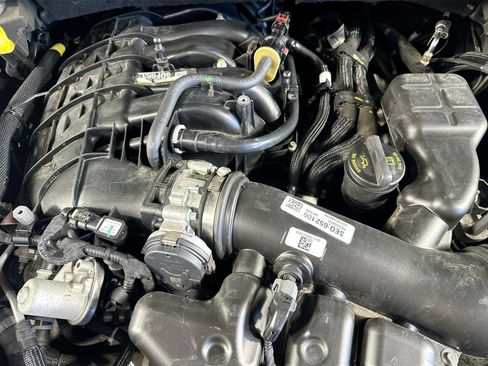 Used 2023 Jeep Grand Cherokee Laredo image 27