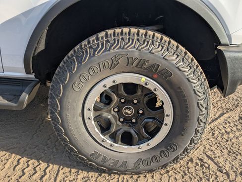 New 2025 Ford Bronco Outer Banks w/ Sasquatch Package image 11