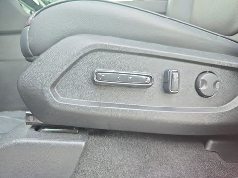 Used 2025 Honda Pilot Black Edition image 25