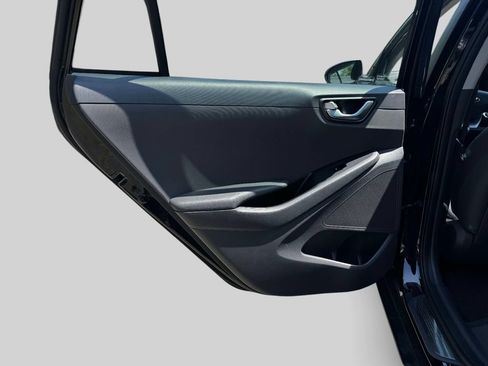 Used 2019 Hyundai Ioniq Limited FWD image 10