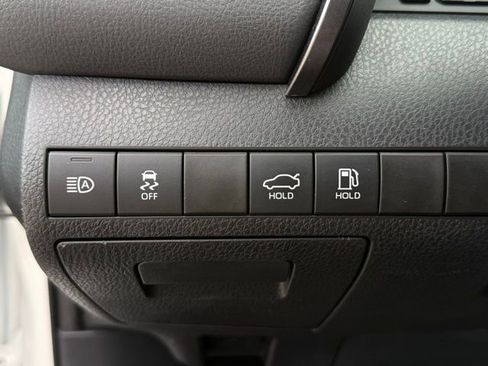 Used 2019 Toyota Camry SE image 17