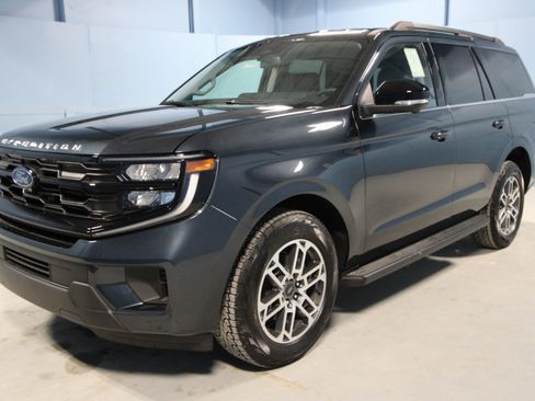 New 2026 Ford Expedition Active image 28