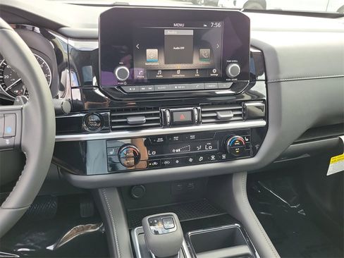 New 2025 Nissan Pathfinder SV w/ SV Premium Package image 9