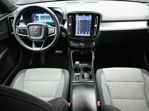 Used 2023 Volvo XC40 B5 Core w/ Convenience Package AWD/4WD image 16