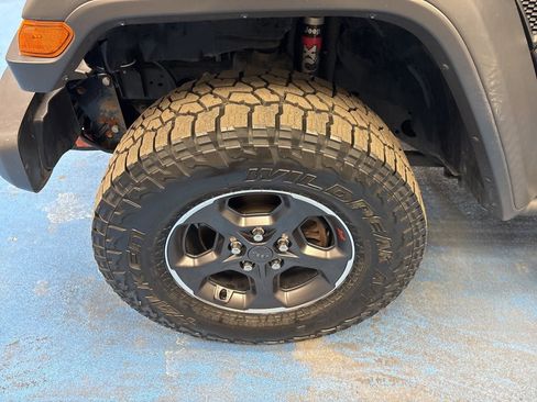 Used 2020 Jeep Gladiator Rubicon image 15