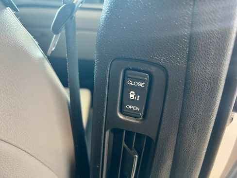 Used 2018 Honda Odyssey EX-L image 27