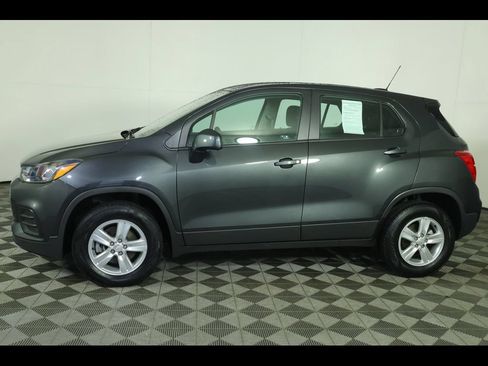 Used 2019 Chevrolet Trax LS AWD/4WD image 13