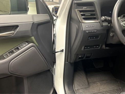 Certified 2026 Lexus GX 550 AWD/4WD image 42