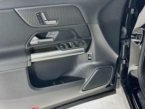 Certified 2025 Mercedes-Benz GLA 250 image 18