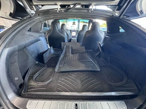 Used 2017 Tesla Model X 75D image 25